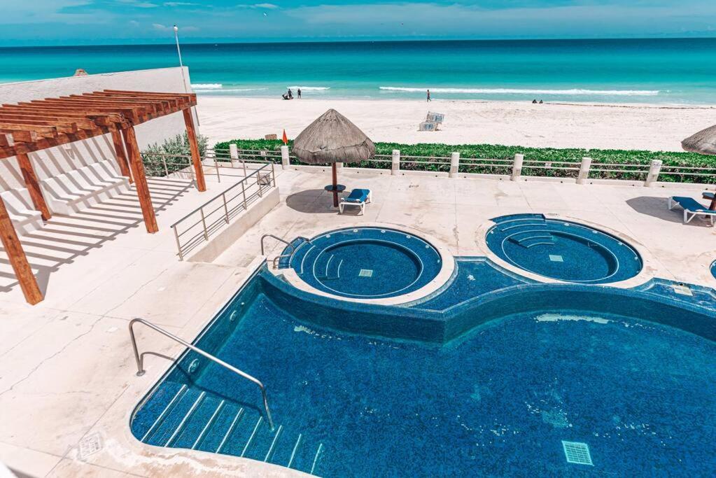 Cancun Marlin 32 エクステリア 写真