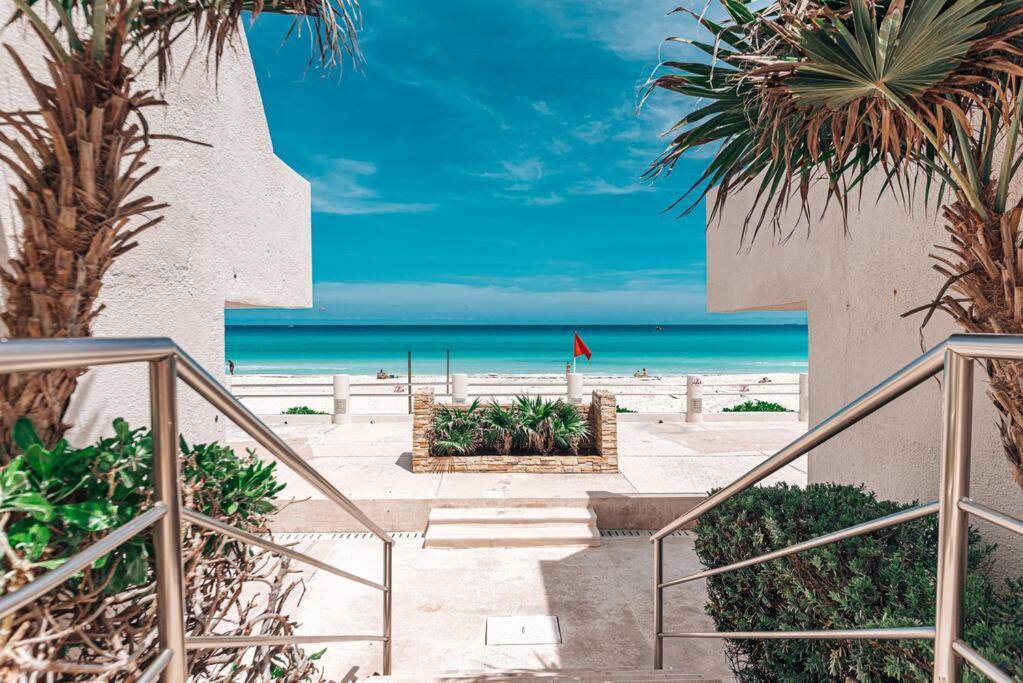 Cancun Marlin 32 エクステリア 写真