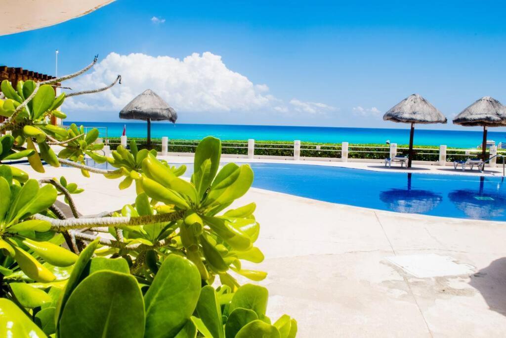 Cancun Marlin 32 エクステリア 写真